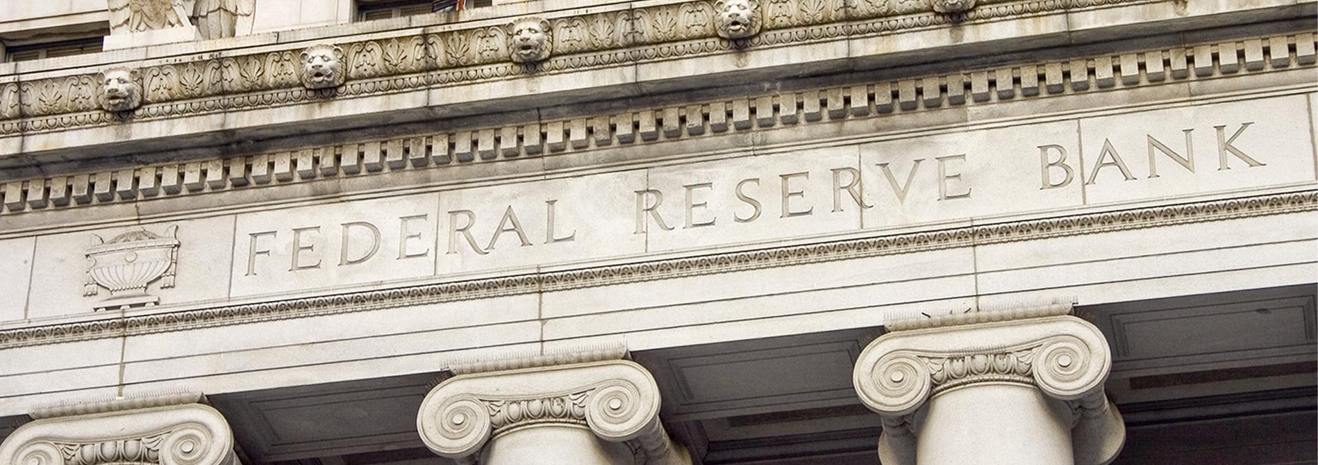 Die Fed passt die Leitzinsen an die Märkte wägen ab